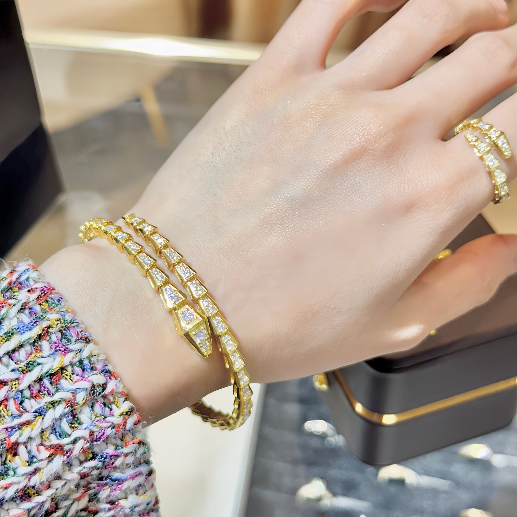 「金やプラチナは変色しない」という考え方は誤りです