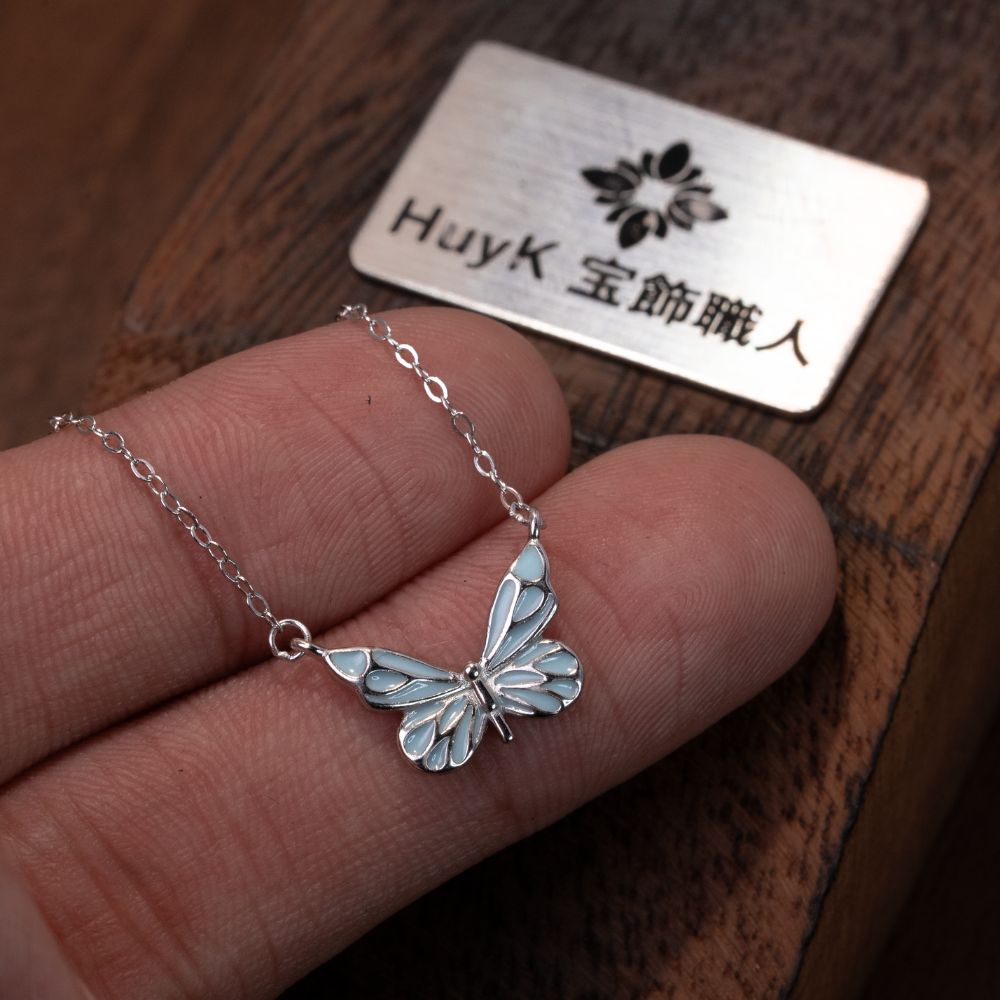 光る蝶ネックレス - s925 - D000904